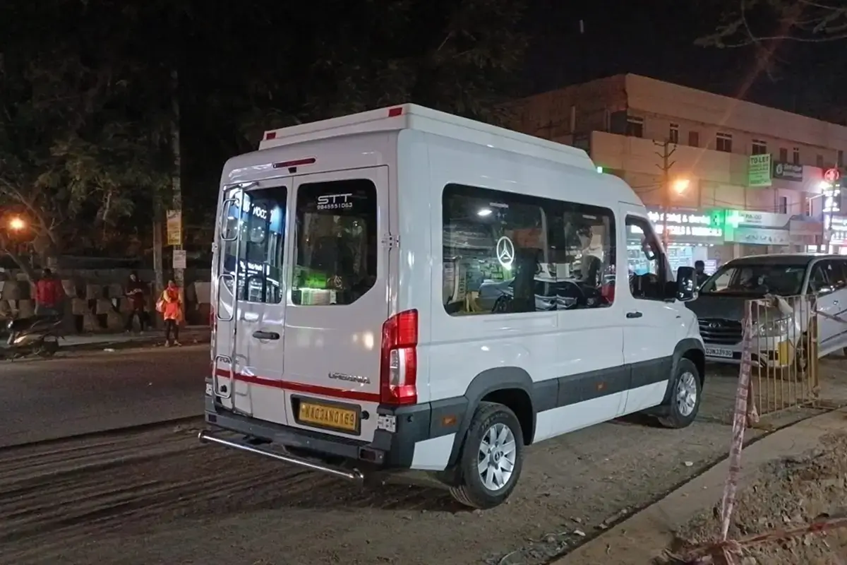 Force Urbania 10 seater luxury rental Bangalore - Exterior