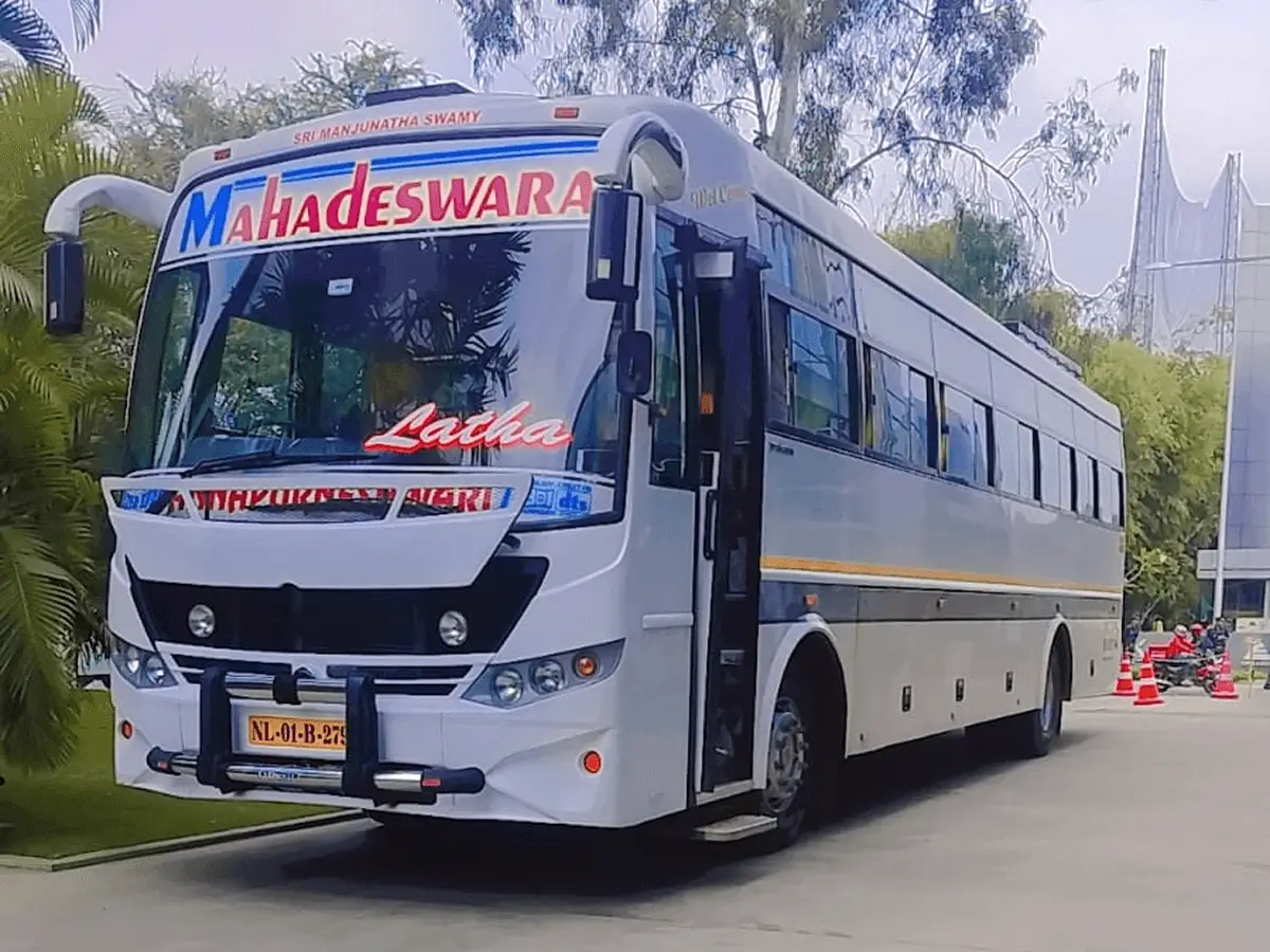 40 seater luxury bus exterior for corporate tours