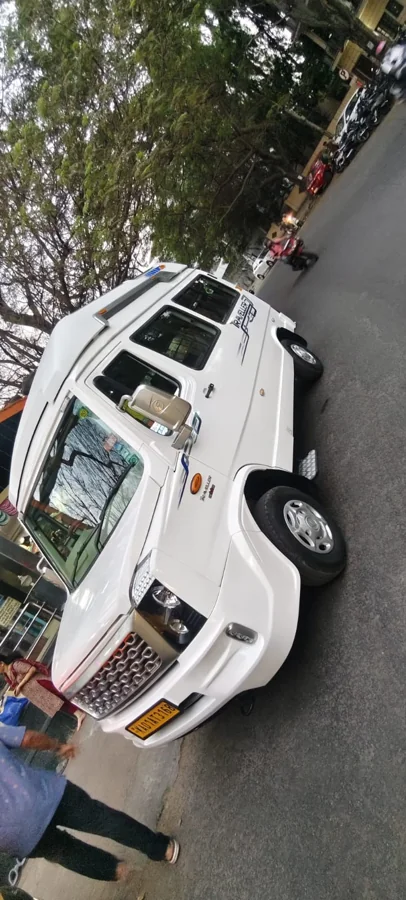 9 Seater Side View