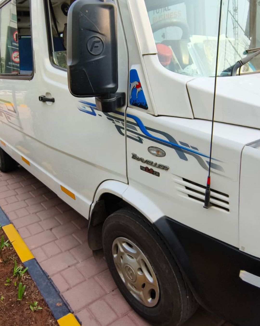 AC tempo traveller for rent in bangalore affordable pricing