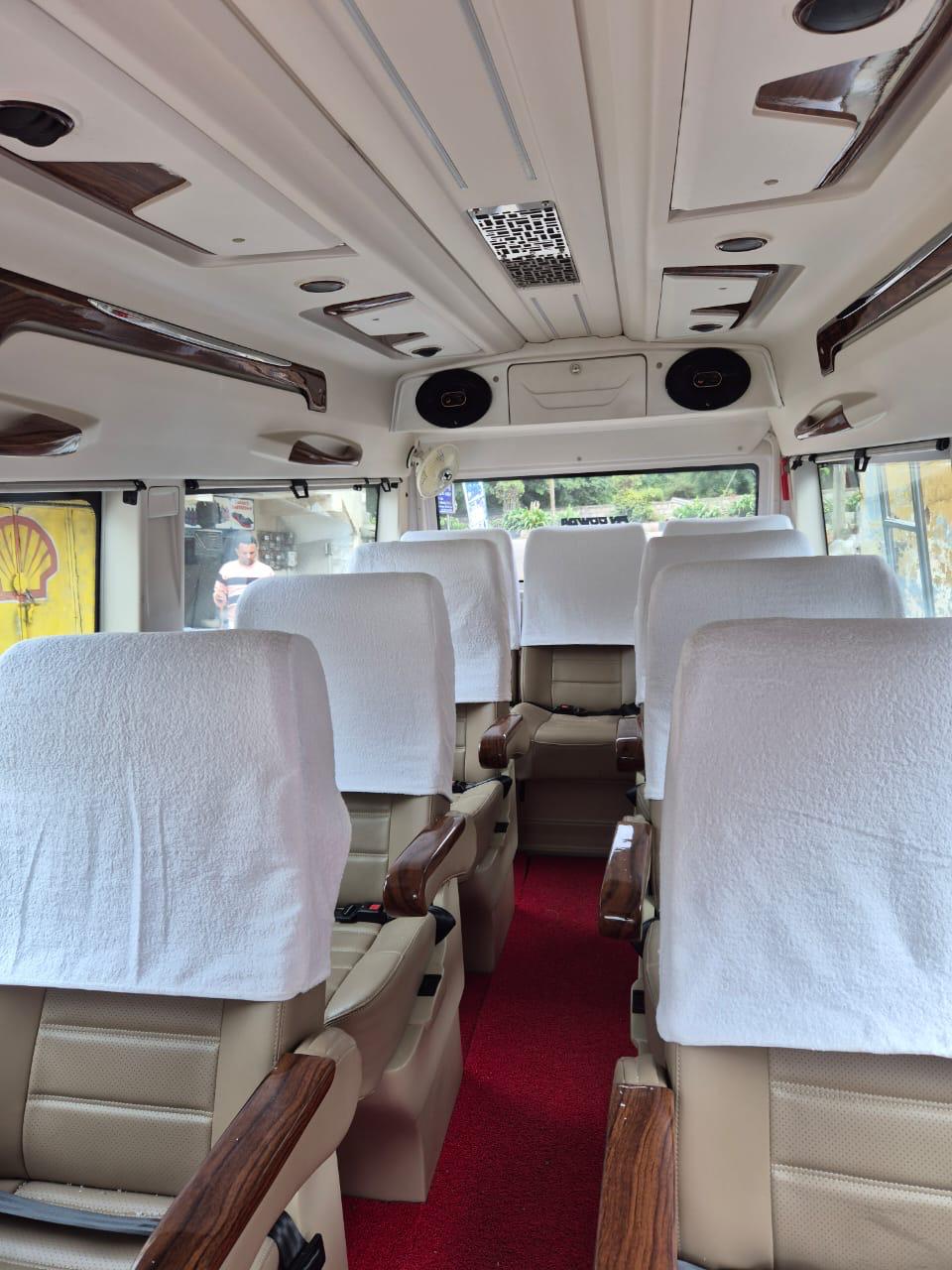 8 seater luxury tempo traveller