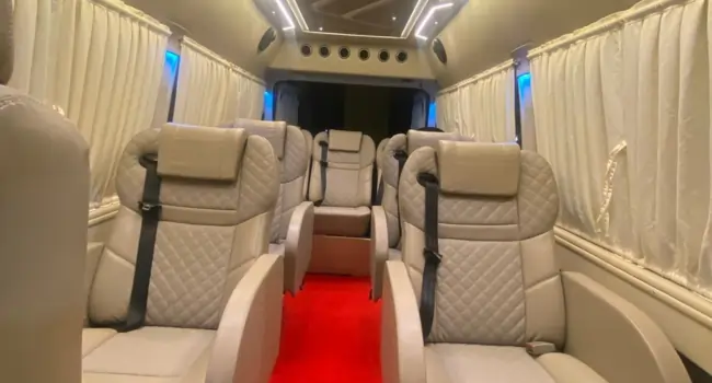 7seater luxury tempo traveller