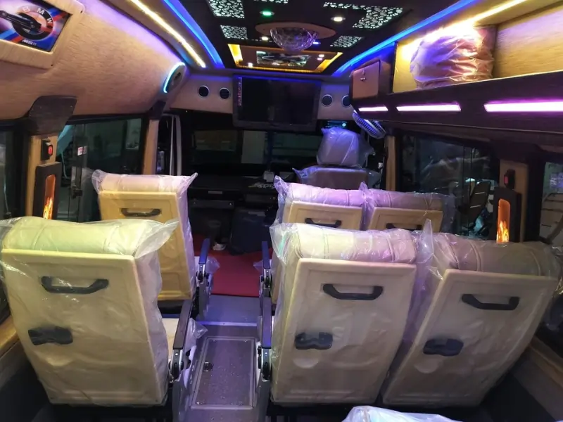 Tempo Traveller AC Deluxe