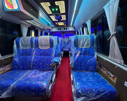 12 seater luxury tempo traveller